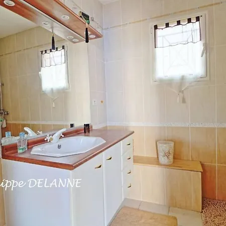 Vila De001 Maison T3 Climatisee Pour 4 Personnes *